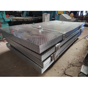 Customized 40g/m2 Zinc Layer Galvanized Pattern Steel Plate 1.5/1.8/2.0*1500