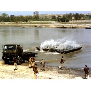 Load Capacity Tracked Load 60t Army Pontoon Bridge Fast Erectiion