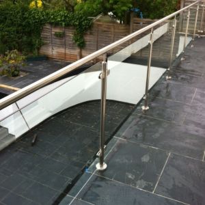 Curved Stairs Glass Railing Balcony Customized Safety Tempered Glass Railing