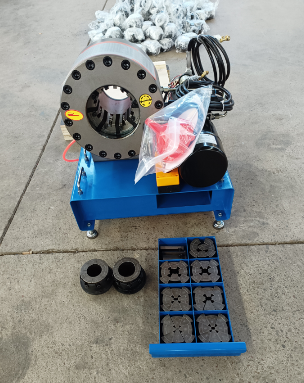 China Portable 12V/24V Hydraulic Hose Crimping Machine with Smart Light Indicator and 3.6KW Motor Power for Car Loading Use on sale