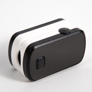 CE Plastic Digital Fingertip Pulse Oximeter Removable Battery Power Supply