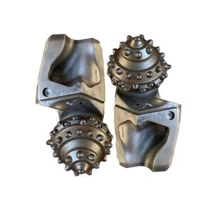 Drilling Tool Roller Cone Drill Bit With Carbon Steel Material