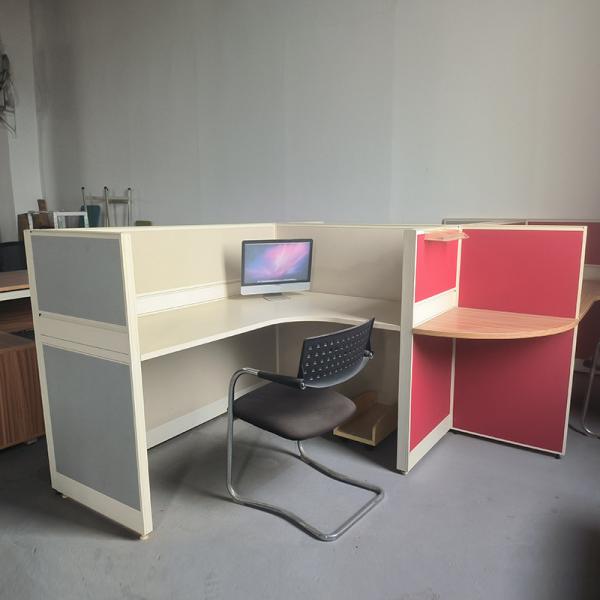 China 4 People Office Desk Workstation Office Partitions Table Workstation
