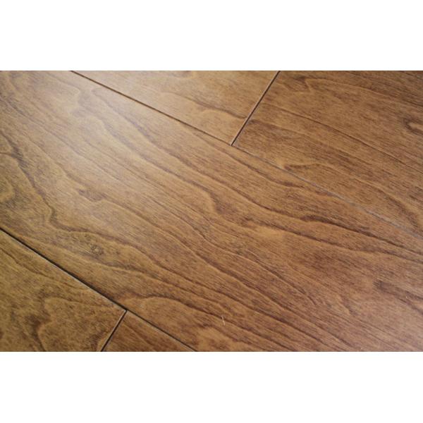Quality multi layers Birch Engineered wood Flooring, handscraped and stained color wholesale