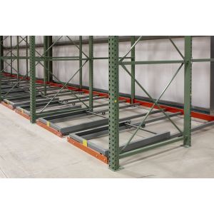 Gravity Movable Push Back Pallet Racking For Cold Warehouse Storage