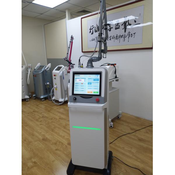 CO2 Fractional Laser Wrinkle Remover Machine For Striae Gravidarum Elimination Beauty Equipment