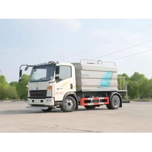 Outlet 14m Range 5 Ton 4 * 2 Mini Water Sprinkler Truck for Watering EURO 5