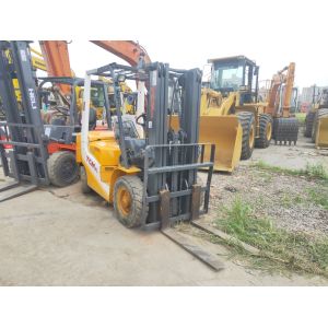 Used Origin Japan 3 Ton Forklift Tcm Fd30 with 3 Stages Mast with High Quality