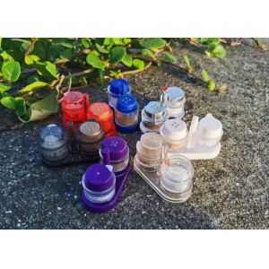 China Disposable Plastic Shakers for Seasonings of Salt and Black Pepper-Time-sparing, Taste-intensifying, Travel-friendly on sale