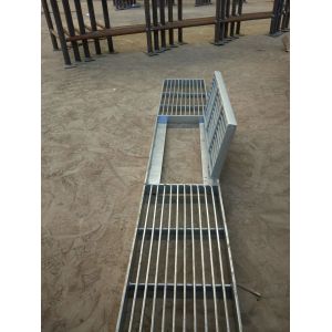 Cheap City Road Galvanized Steel Walkway Grating Silver Appearance With Hinge / Round Bar for sale