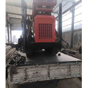 Rubber Crawler Water Borehole Drilling Machine 60kw 180m Depth For Industrial