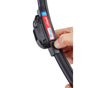 Universal Compatibility 18 Inches Front Windshield Wiper with Effortless