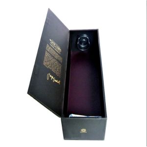 Black Wine Bottle Packaging Boxes With UV Print Gold Foil Stamping Embossing