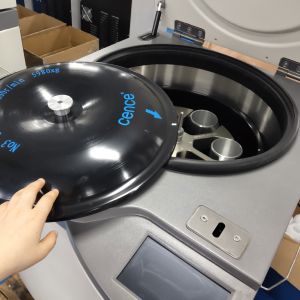 CL5R Refrigerated Centrifuge 5000rpm 4x1000ml Capacity for Blood Analysis