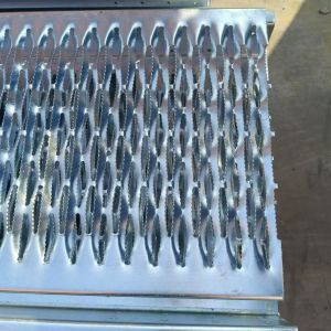 China Strong And Sturdy Serrated Steel Grating With 50MM And 100MM Bar Spacing on sale