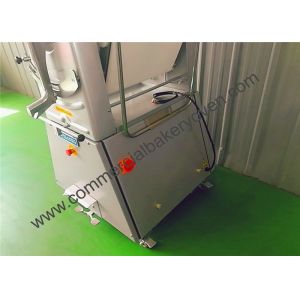 520mm Silver Bread Dough Sheeter Multi Funcitons Non Stick Easy Operation