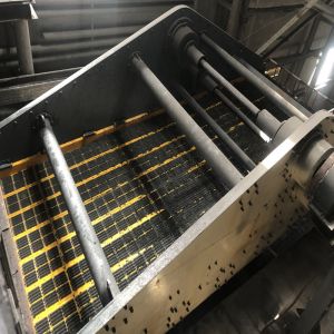 Cheap Vibrating Screen Mining Screening Equipment For Ore Processing for sale