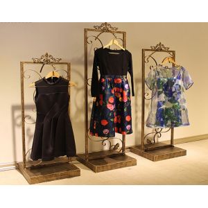 Carving Design Clothing Shop Display Furniture With Excellent Spraying Surface