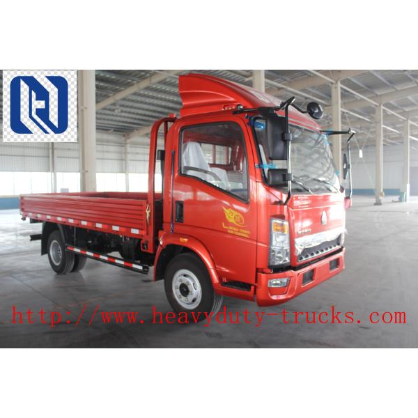 Sinotruk 4x2 Howo Light Duty Cargo Trucks / 3 Cabin 6000 - 8000 Liter Water Tank Truck