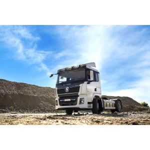 SHACMAN X5000 Tractor Head with 400L Fuel Tank 12R22.5 Tires and WEICHAI Engine