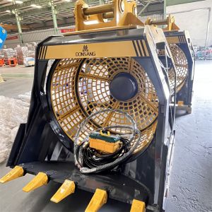 Rotating Screening Bucket Zero Clogging Low Maintenance Excavator Attachment