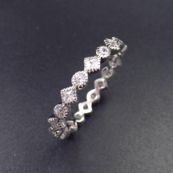 Quality Fashionable Silver Diamond Ring  Round Sequential Arrangement Shape wholesale