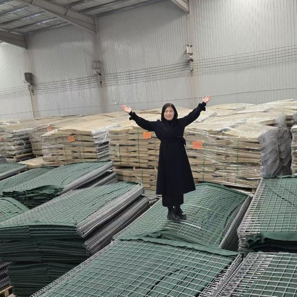 Quality Strong EN Standard Hesco Barrier Retaining Wall As Military Grade Flood Barriers To Protect Flood Area In USA wholesale