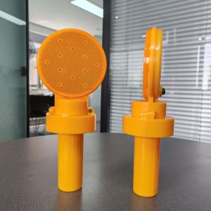 Solar Powered LED Traffic Warning Light with 19cm Diameter and Yellow Flashing