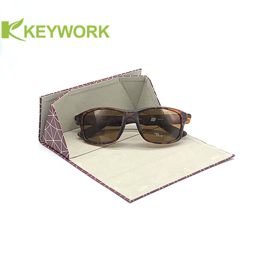 Female Foldable Triangular Metal Eyewear Case Resist Compression Chinese Factory