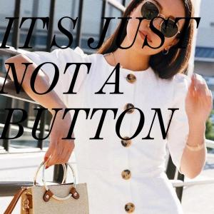 Brown & White Plastic Bulk Buttons 32L 2H / 4H Horn Color For Skirt