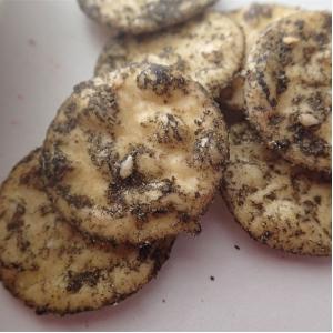 China Corn Flavor Senbei Rice Crackers 5kg Black Sesame Rice Cracker on sale