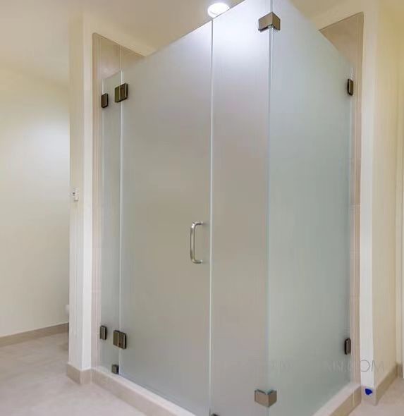 Quality Customized Transparent Glassware with Engraved Designs and Tailored UV Protection for Sustainable Elegance wholesale