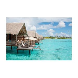 Plain PVC Material Component Natural Looking Roofing Decorative Plastic Thatch