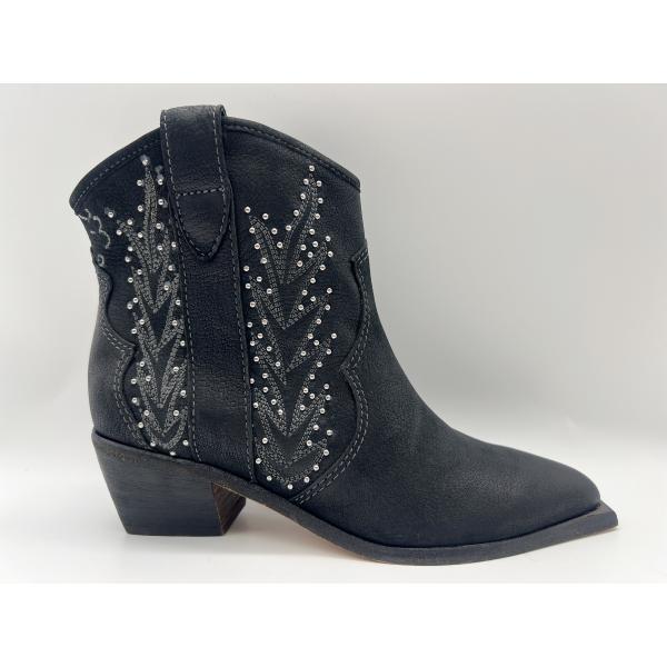 soft cow leather Womens Dress ankle Boots with studs design，pointed toe low heel