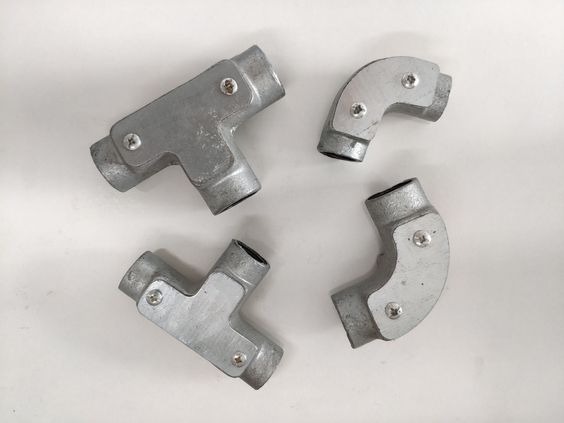 Customize Galvanized Pipe Elbow Electrical Conduit Steel Conduit Inspection Elbow