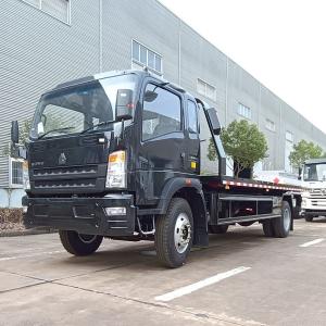 China HOWO 4*2 Factory Price New Diesel Loading 6 T Towing 6 T Customized Desert