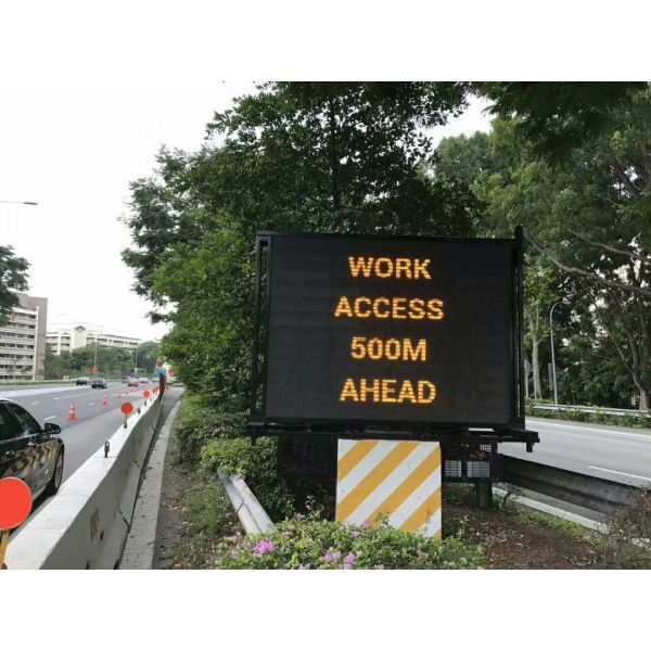 Quality 20mm Pixel Pitch IP65 Waterproof Variable Message Sign with 70° Viewing Angle and 1R1G1B Pixel Composition wholesale