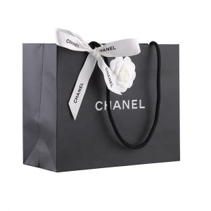 China Biodegradable 250gsm C1S Paper Cosmetic Shopping Bag on sale