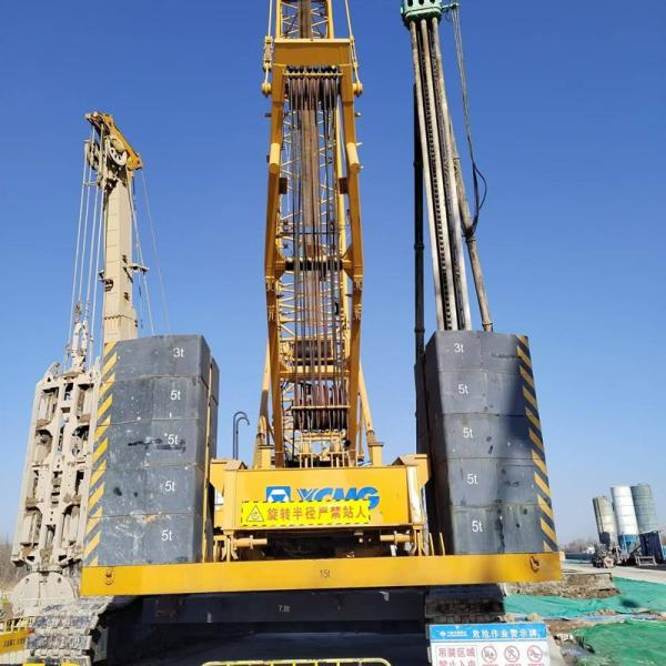 Highly Efficient And Maneuverable Used Crawler Mounted Mobile Crane XGC200 1043