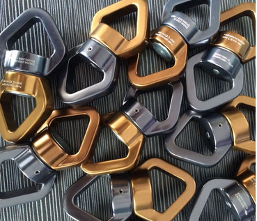 Heavy duty double loop spinning swivel.Climbing carabiner