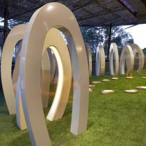 China Custom Public Outdoor Modern Decorative Steel Sculpture Metal Statue Manufacturer/Factory on sale