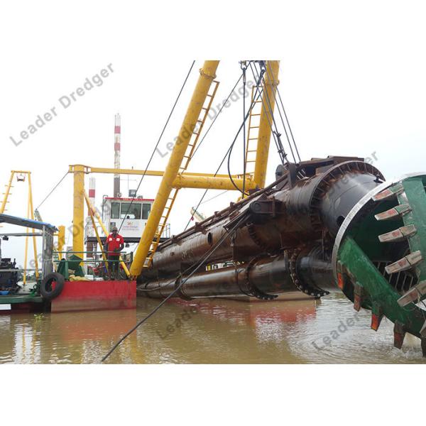 Quality Horizontal Displacement Device Sand Dredging Machine With Anchor Boom wholesale