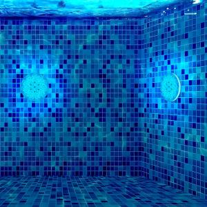 Fiberglass Pool Lamp Device with 2-Year Warranty