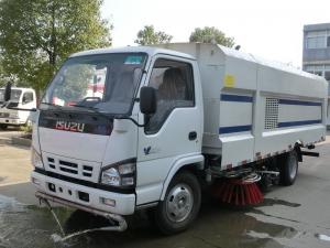 China Isuzu Vacuum Road Sweeper Truck 4 Tons 4000 Liters With 5cbm Dust Bin on sale