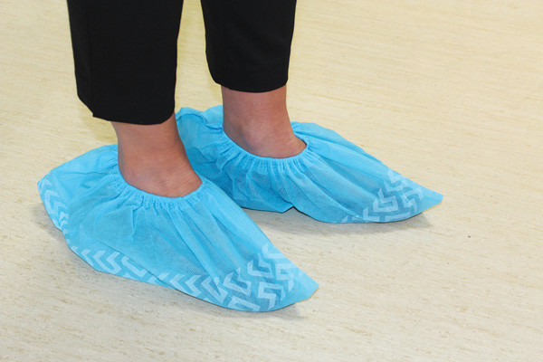 Quality Non Woven Breathable Disposable Shoe Covers PP Material Lightweight Wear Resisting wholesale
