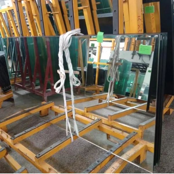 Quality Professional Building Glass 4mm 5mm 6mm Silver Mirror Glass With U-Notch And Round Holes wholesale