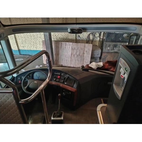 Double Deff Used Yutong Buses ZK6147 Youngtong Weichai Engine 61 Seats Air Bag