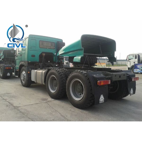 Quality 371hp EuroII Sinotruk Howo Tractor Truck LHD 10 Wheels Prime mover HW 79 High Roof Cab Two Berths 102 Km / H wholesale