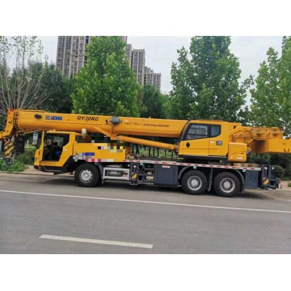 Quality 30ton Mobile Crane Hoist Crane with Maximum Lifting Height 40m and After-sales Service wholesale