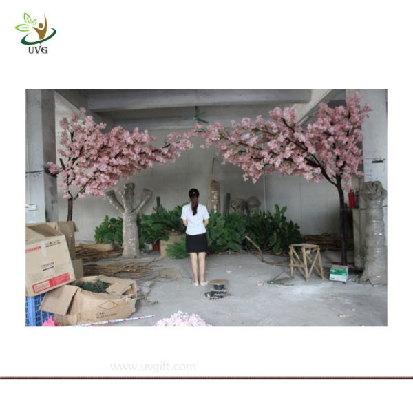 Quality UVG Wooden artificial wedding tree with silk cherry blossom for party stage decoration wholesale